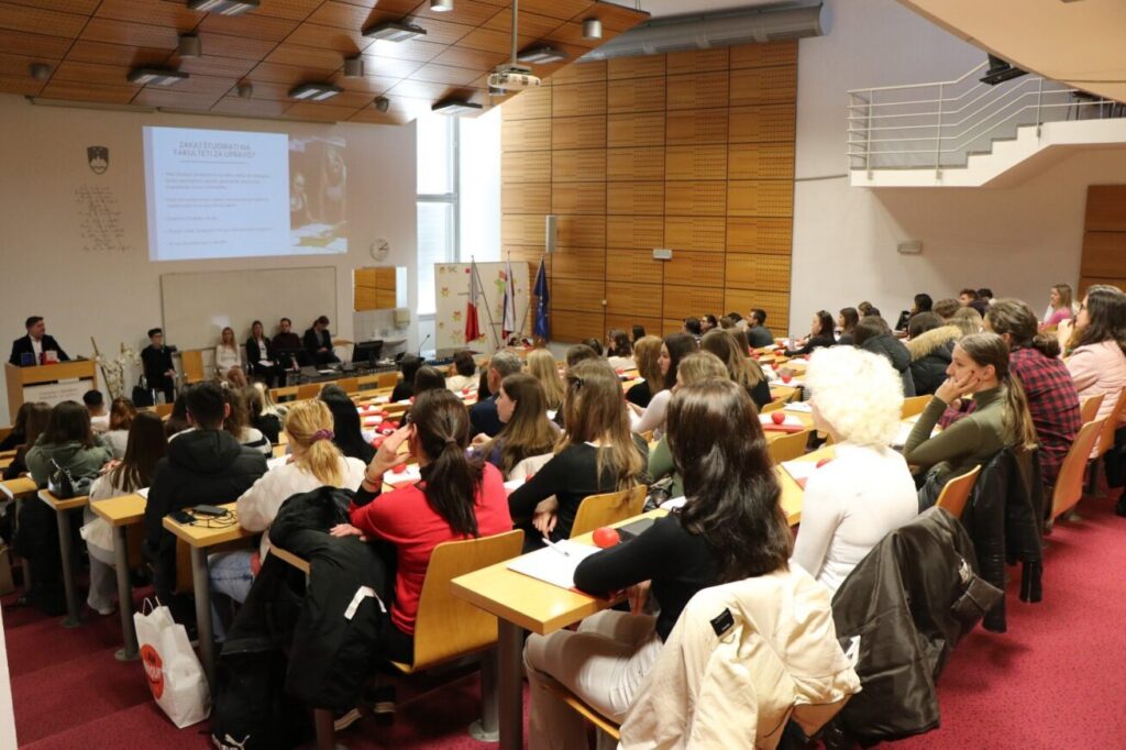 Informativni dnevi na FU