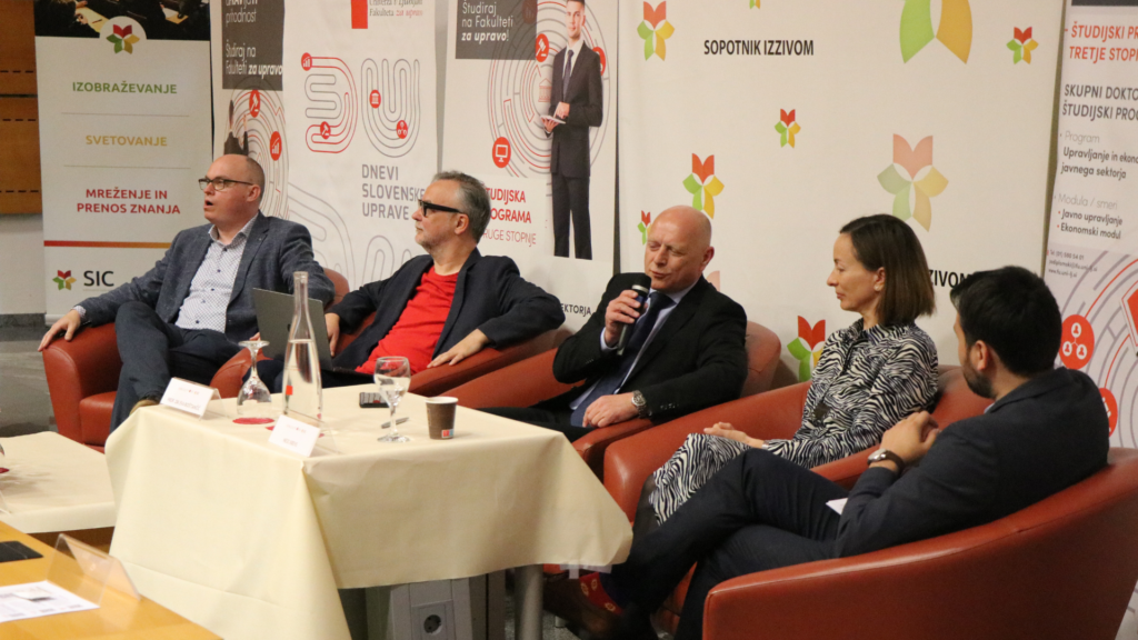 Sodelujoči na pogovoru na 9. Akademiji javnega sektorja